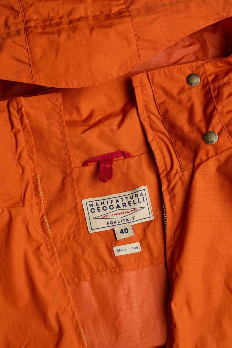 All-season blazer mantel oranje